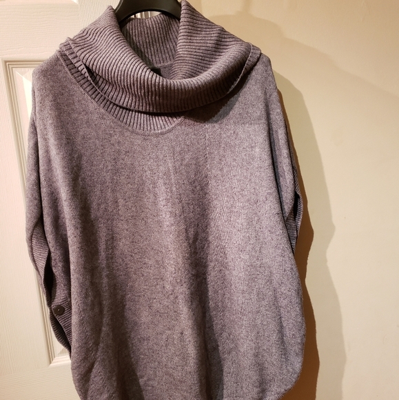 Women's Gray Sleeveless Cowl Neck Poncho Sweater! - Picture 3 of 10